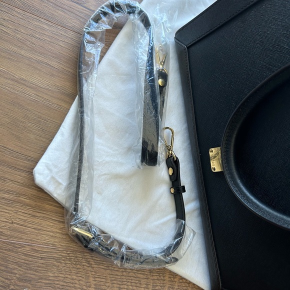 Beautiful classy Saffiano leather MCM bag. Comes with dust bag & straps - Picture 9 of 9